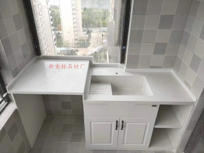 纯白人造石洗手台盆看起来更宽敞明亮节省空间
